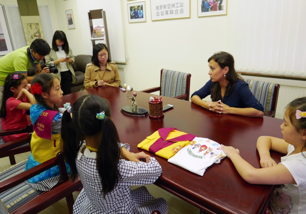 来自中国的青少年记者代表团到访俄罗斯亚洲工业企业家联合会