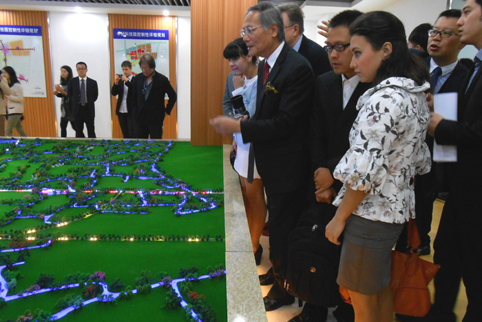 zhonglu-2014_6.jpg