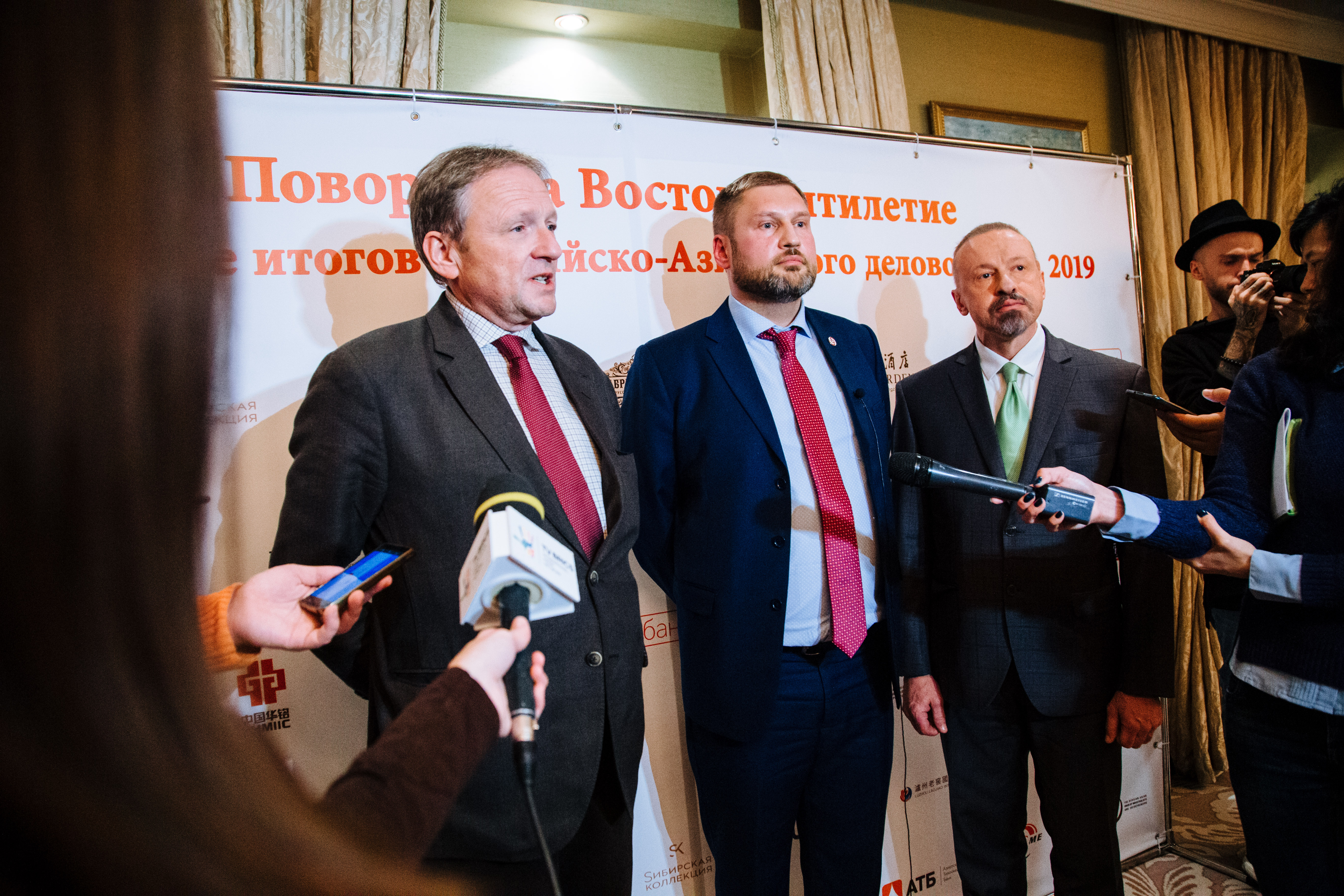 Борис Титов, Виталий Манкевич, Кирилл Барский