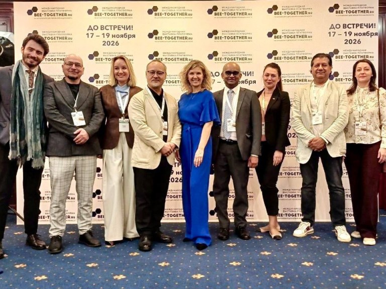 RAUIE leadership took part in the clothing and fabrics exhibition from different countries "Bee‑Together"